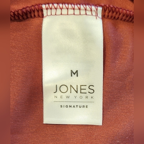 Jones New York Velvet Top with Rouching at front - Picture 4 of 6